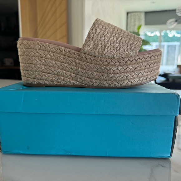 Platform Wedge Slip-On Raffia Sandals. Size 8. Never Been Worn. - Picture 2 of 5